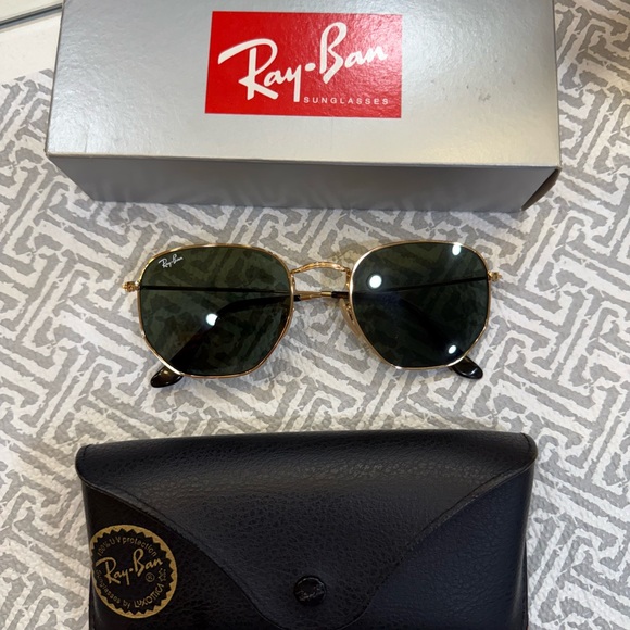 Ray-Ban Hexagonal Flat Lenses Sunglasses (RB3548N) - Picture 1 of 10